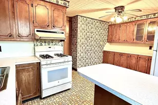 87 Hathaway St, New Bedford, MA 02746 - Photo 9