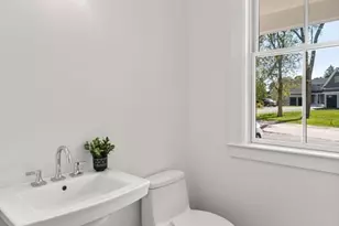 1060 Grove St, Framingham, MA 01701 - Photo 7