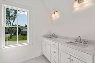 1060 Grove St, Framingham, MA 01701 - Photo 13