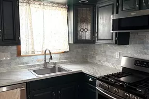 251 Rosewell St, Springfield, MA 01109 - Photo 3