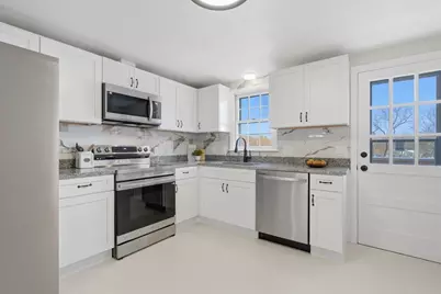 108 Cherry St, Framingham, MA 01701 - Photo 5