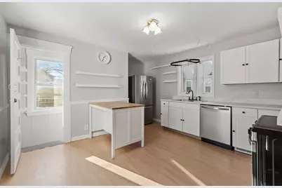 3 Franconia St, Worcester, MA 01602 - Photo 11