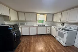 2 Bow St, Plainville, MA 02762 - Photo 5