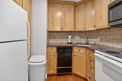 272 Albion St #23, Wakefield, MA 01880 - Photo 5