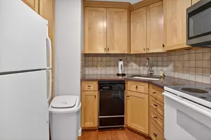 272 Albion St, Wakefield, MA 01880 - Photo 5