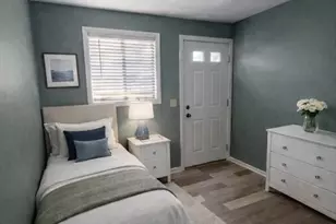 16 Cleveland Pl, Gloucester, MA 01930 - Photo 5