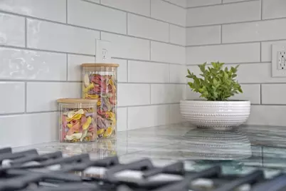 72 Sunapee St, Springfield, MA 01108 - Photo 9