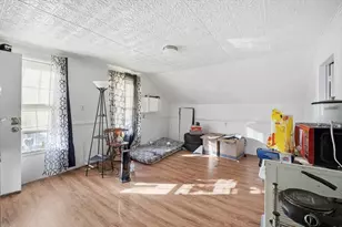 26 Vernon St, Holyoke, MA 01040 - Photo 17