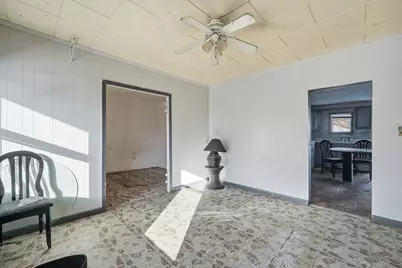 26 Vernon St, Holyoke, MA 01040 - Photo 9