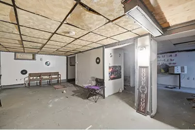 26 Vernon St, Holyoke, MA 01040 - Photo 15