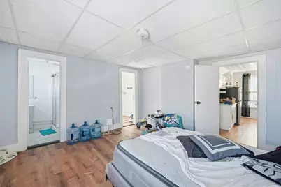 26 Vernon St, Holyoke, MA 01040 - Photo 21