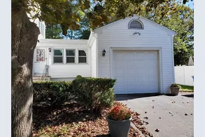 1696 Liberty St, Braintree, MA 02184 - Photo 3