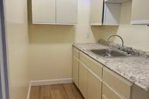 10 Holland Rd, Worcester, MA 01603 - Photo 5