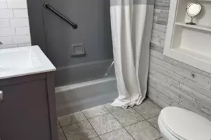 140 Sycamore St, Holyoke, MA 01040 - Photo 13