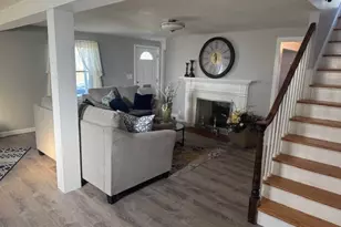 140 Sycamore St, Holyoke, MA 01040 - Photo 5