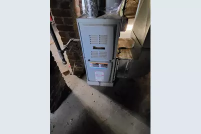 33 Lansing Pl, Springfield, MA 01108 - Photo 11