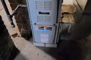 33 Lansing Pl, Springfield, MA 01108 - Photo 11