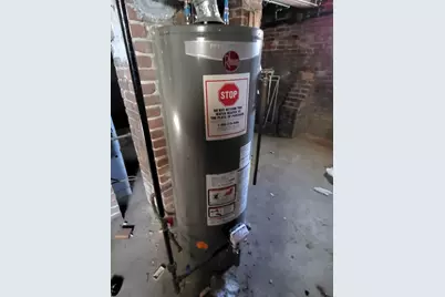 33 Lansing Pl, Springfield, MA 01108 - Photo 7