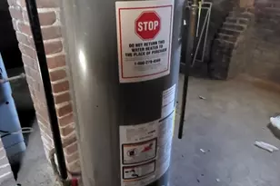 33 Lansing Pl, Springfield, MA 01108 - Photo 7