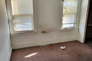 33 Lansing Pl, Springfield, MA 01108 - Photo 9