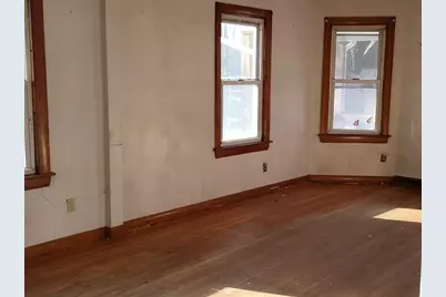 33 Lansing Pl, Springfield, MA 01108 - Photo 5