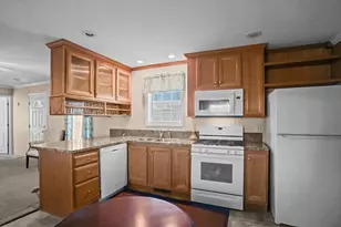 28 Terry Dr, Attleboro, MA 02703 - Photo 9