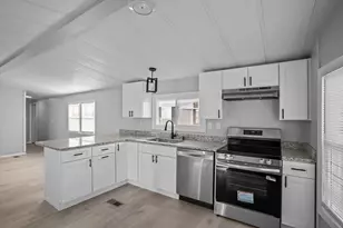 548 Kenyon Ave, Attleboro, MA 02703 - Photo 7