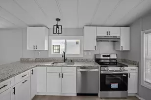 548 Kenyon Ave, Attleboro, MA 02703 - Photo 9