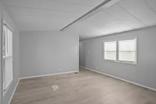 548 Kenyon Ave, Attleboro, MA 02703 - Photo 5