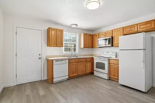 59-61 Pinevale St, Springfield, MA 01151 - Photo 5