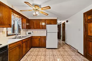 22 Westchester Dr, Lawrence, MA 01843 - Photo 7