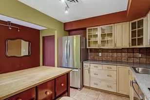 405 Langley Rd, Newton, MA 02459 - Photo 3