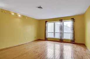 405 Langley Rd, Newton, MA 02459 - Photo 9