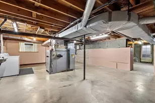 202 Florence St, Leominster, MA 01453 - Photo 33