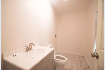 54 Willow St, Lowell, MA 01852 - Photo 7