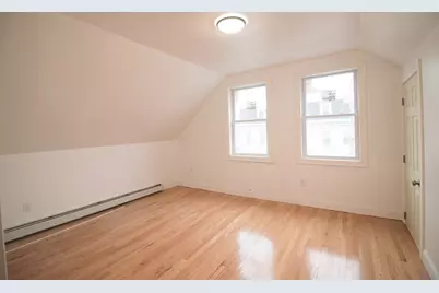 54 Willow St, Lowell, MA 01852 - Photo 9