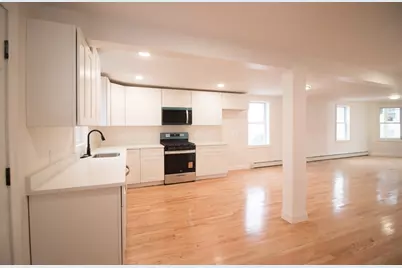 54 Willow St, Lowell, MA 01852 - Photo 5