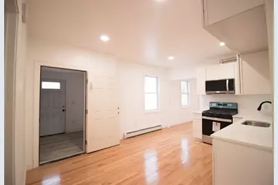 58 Willow St, Lowell, MA 01852 - Photo 3