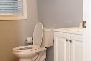 129 Quinapoxet St, Holden, MA 01522 - Photo 9