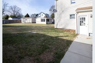 162 Wilbur Ave, Swansea, MA 02777 - Photo 5