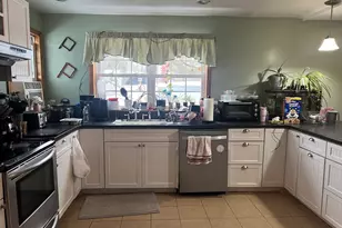 51 Exeter St, Fitchburg, MA 01420 - Photo 5