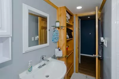 10 View St, Holyoke, MA 01040 - Photo 25