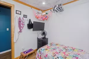 10 View St, Holyoke, MA 01040 - Photo 23