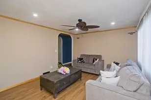 10 View St, Holyoke, MA 01040 - Photo 15