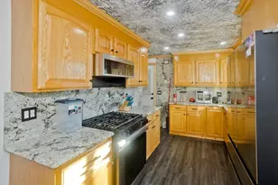 10 View St, Holyoke, MA 01040 - Photo 31