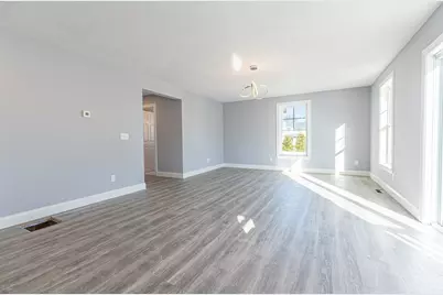 563 Whittenton St, Taunton, MA 02780 - Photo 9