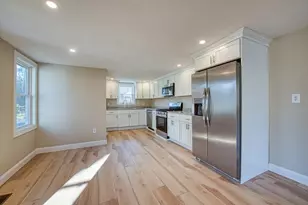 1384 Cohannet St, Taunton, MA 02780 - Photo 7