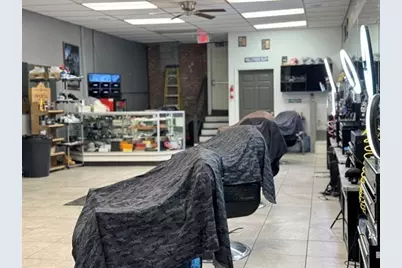 1607 Acushnet Ave, New Bedford, MA 02746 - Photo 5