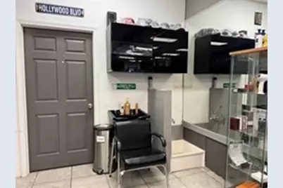 1607 Acushnet Ave, New Bedford, MA 02746 - Photo 9