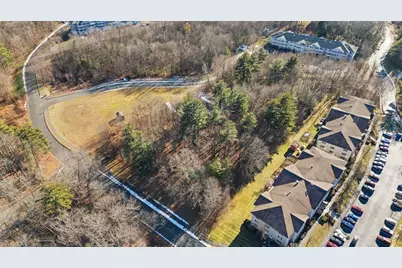 30 Greenleaves Dr, Amherst, MA 01002 - Photo 5